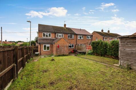 5 bedroom semi-detached house for sale