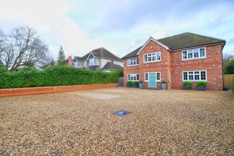 Wokingham RG40 4 bed detached house for sale
