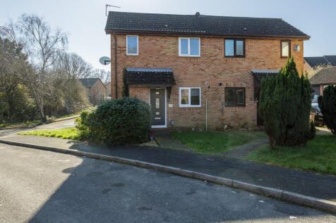 1 bedroom semi-detached house for sale
