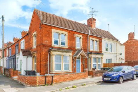 1 bedroom ground floor flat for sale