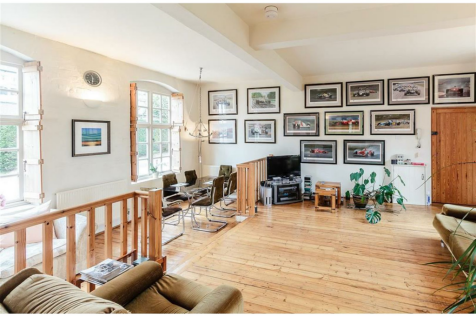 2 bedroom ground floor flat for sale