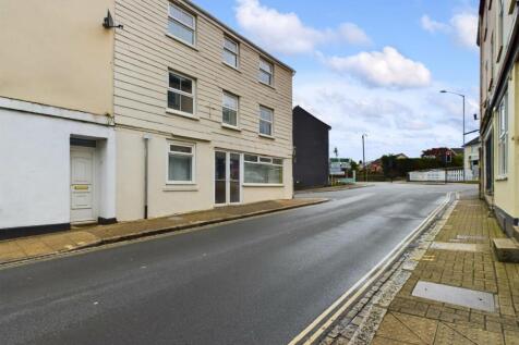 Callington. 1 bed flat for sale