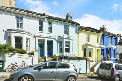 4 bedroom town house for sale