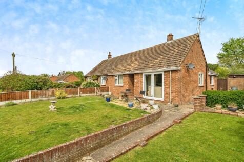 2 bedroom semi-detached bungalow for sale