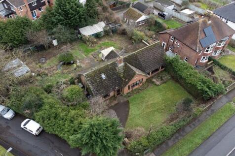 4 bedroom detached bungalow for sale