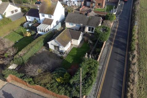 Tiffany, Sixth Avenue, Greytree... 4 bed detached bungalow for sale