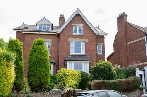 5 bedroom semi-detached house for sale