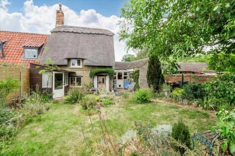 2 bedroom semi-detached house for sale