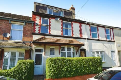 6 bedroom terraced house for sale