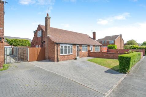 3 bedroom semi-detached bungalow for sale