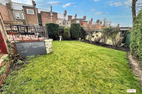 Hillside Place, Low Fell, Gateshead, NE9 3 bed semi