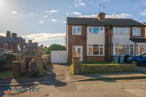 Toll Bar Road, Macclesfield, SK11 8TY 3 bed semi