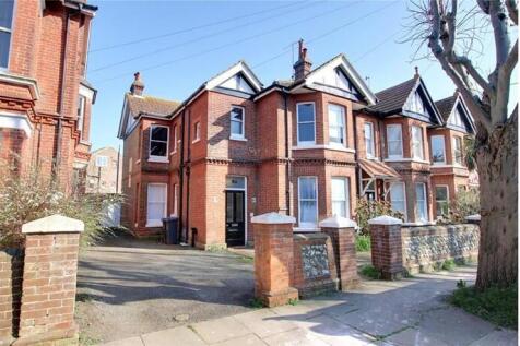 2 bedroom ground floor flat for sale