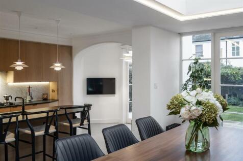 4 bedroom apartment for sale