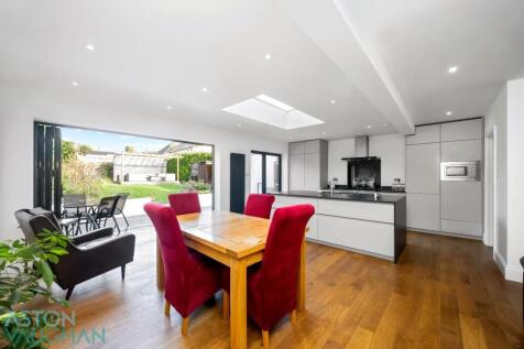 4 bedroom semi-detached bungalow for sale