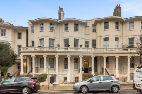 5 bedroom terraced house for sale