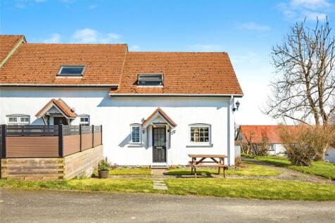 2 bedroom end of terrace house for sale