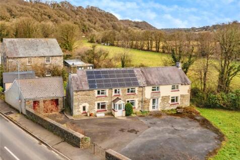6 bedroom detached house for sale