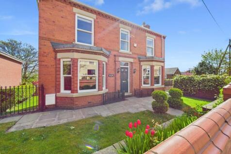 Bottom Road, Summerhill, LL11 3 bed detached house for sale