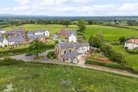 Semi-detached house for sale
