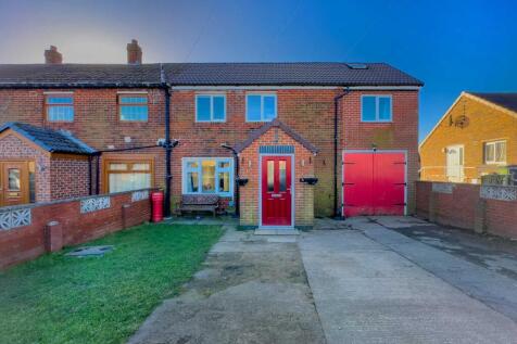 Woodfield Avenue, Batley 4 bed end of terrace house for sale