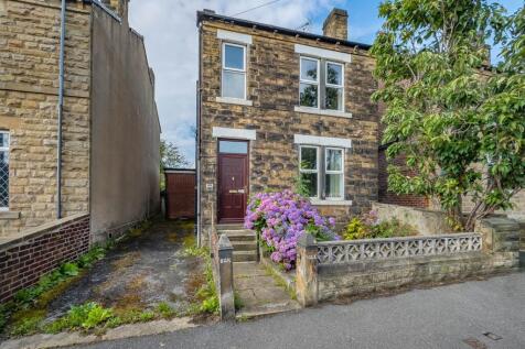 Bradford Road, Birstall 3 bed detached house for sale