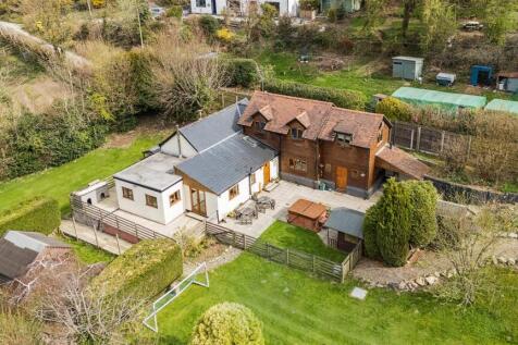 12 Perkins Beach, Stiperstones... 5 bed detached house for sale