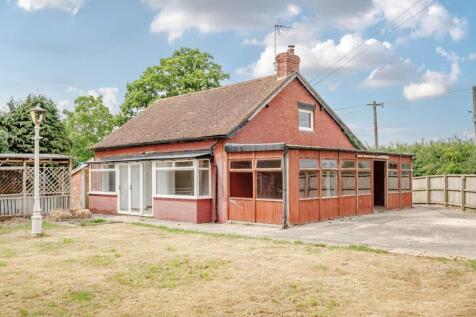 Criggion Lane, Trewern, Welshpool 4 bed detached bungalow for sale