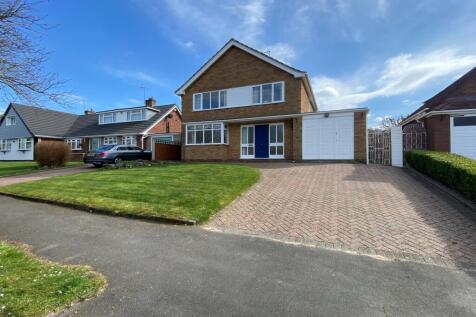 Lychgate Avenue, Pedmore... 3 bed detached house for sale