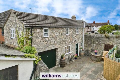 2 bedroom detached house for sale
