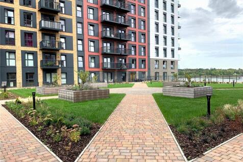 Meridian Way, Southampton, Hants 2 bed apartment for sale