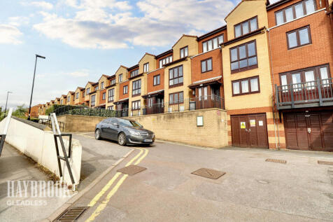 Hyde Park Walk, Sheffield 2 bed maisonette for sale