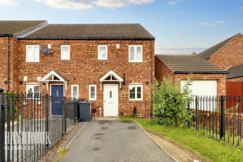 Queen Mary Road, Sheffield 2 bed townhouse for sale