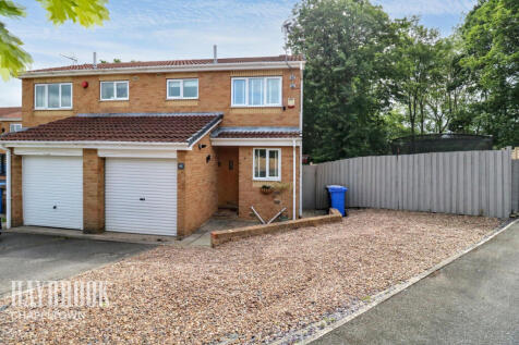 2 bedroom semi-detached house for sale