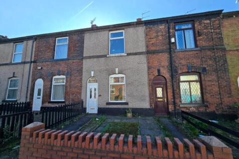 Rochdale Old Road, Bury BL9 2 bed terraced house for sale