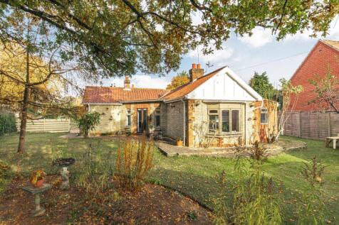 Fakenham 4 bed detached bungalow for sale
