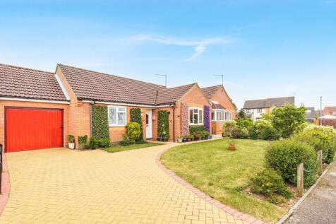 Gwyn Crescent, Fakenham, NR21 2 bed detached bungalow for sale