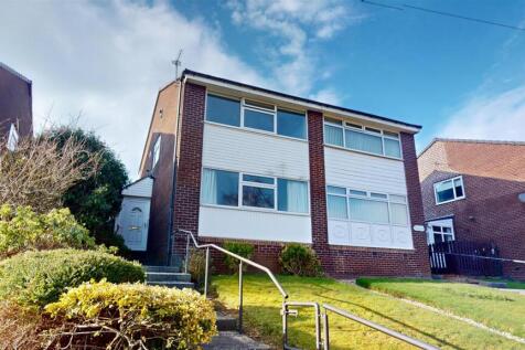 Foxcroft Drive, Rastrick, Brighouse 3 bed semi