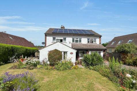 9 Common Road, Malmesbury, SN16 3 bed detached house for sale