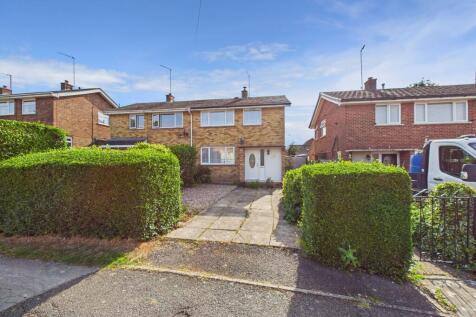2 bedroom semi-detached house for sale