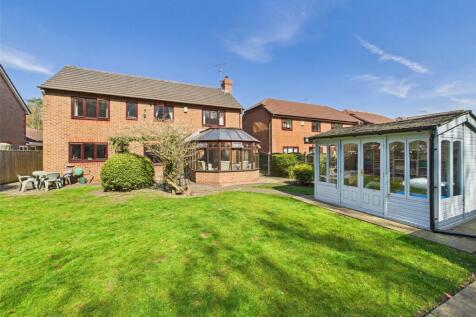 Moran Close, Cheshire SK9 4 bed detached house for sale