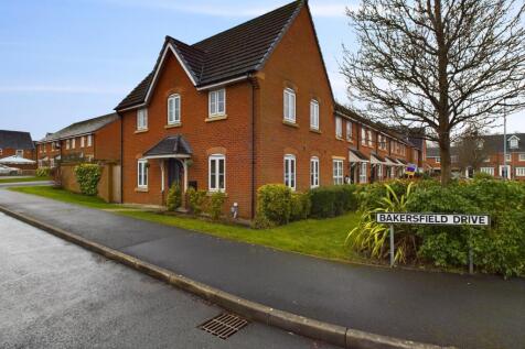 3 bedroom link detached house for sale