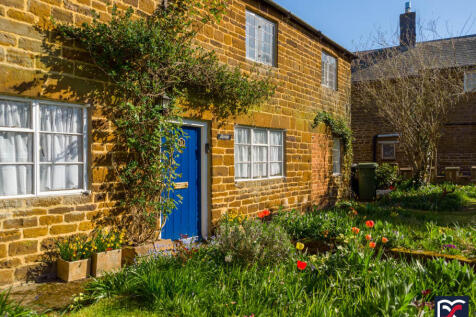 2 bedroom detached house for sale