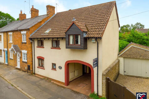 Sutton Street, Flore NN7 3 bed end of terrace house for sale