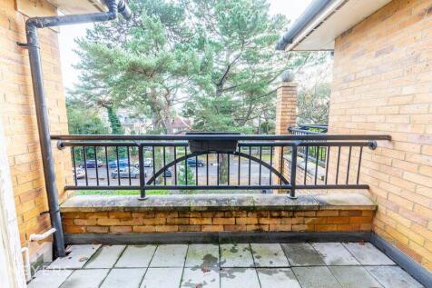 The Pines, 16 Knyveton Road... 2 bed apartment for sale
