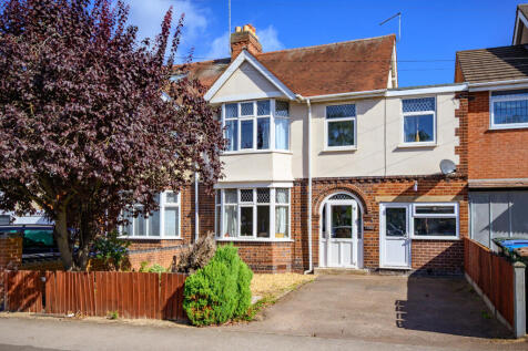 4 bedroom link detached house for sale