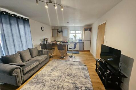 2 bedroom flat for sale