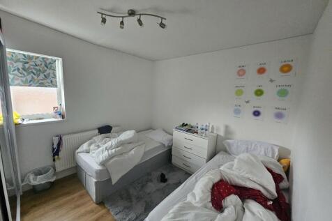 2 bedroom flat for sale