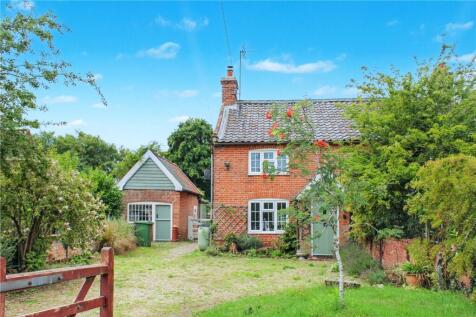 Back Road, Wenhaston, Halesworth... 2 bed semi