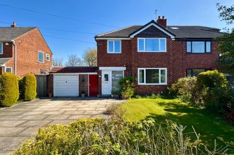 3 bedroom semi-detached house for sale